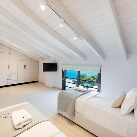 Nicole's Collection Nydri (Lefkada)