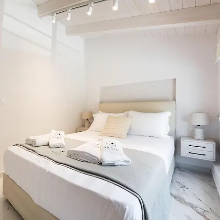 Nicole's Collection * Nydri (Lefkada)